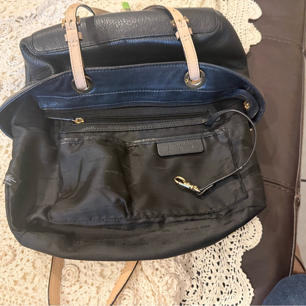 Michael Kors Black and Tan Shoulder Bag - Picture 9 of 10